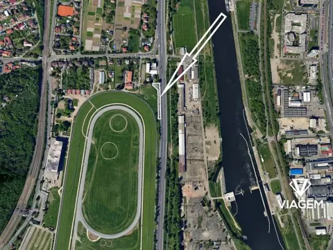 Prodej podílu pole, Praha, 196 m2