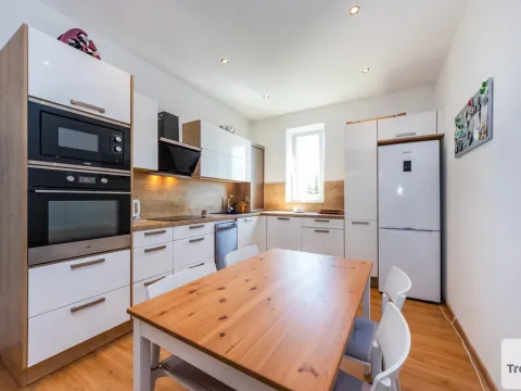 Prodej bytu 3+kk, Šestajovice, Komenského, 77 m2