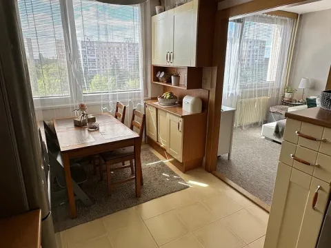 Prodej bytu 3+1, Pardubice - Polabiny, kpt. Bartoše, 78 m2