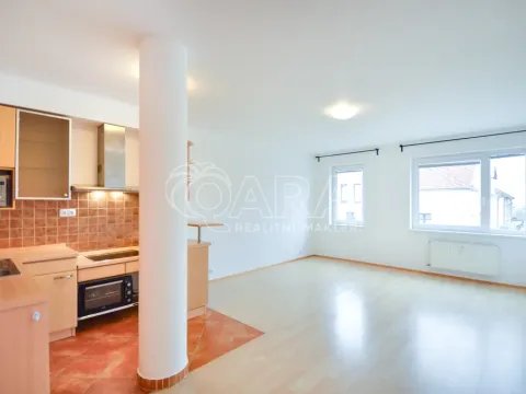 Pronájem bytu 1+kk, Praha - Prosek, Nad šestikopy, 36 m2