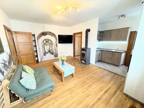 Pronájem bytu 2+kk, Třešť, Jungmannova, 42 m2