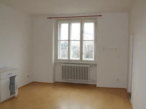 Pronájem bytu 1+1, Praha - Nusle, náměstí Hrdinů, 45 m2