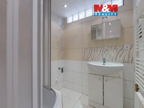 Pronájem bytu 2+1, Cheb, U Stadionu, 60 m2