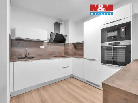 Pronájem bytu 2+kk, Pardubice - Zelené Předměstí, nábřeží Závodu míru, 79 m2