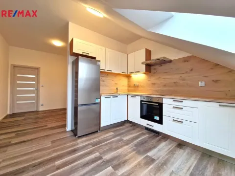 Prodej bytu 2+1, Lochovice, 64 m2