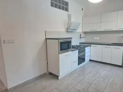 Pronájem bytu 3+1, Jihlava, Erbenova, 100 m2