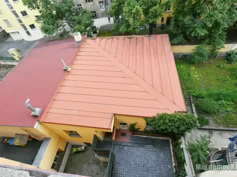 Pronájem obchodního prostoru, Praha - Libeň, náměstí Dr. Václava Holého, 300 m2