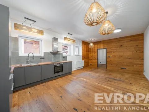 Prodej bytu 3+kk, Vrchlabí - Hořejší Vrchlabí, Horská, 80 m2