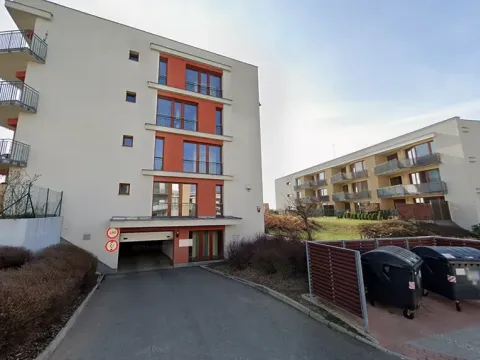 Pronájem garážového stání, Praha - Stodůlky, Nad Dalejským údolím, 15 m2