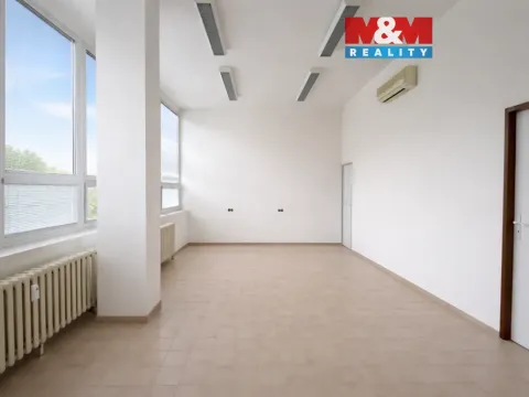 Pronájem obchodního prostoru, Louny, Školní, 74 m2