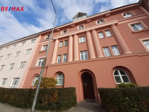 Pronájem bytu 2+kk, Hradec Králové, Bratří Čapků, 48 m2