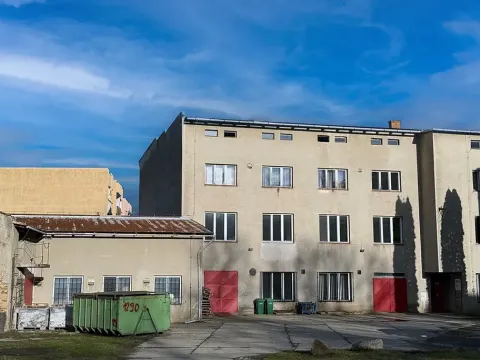 Prodej výrobních prostor, Krnov, Nádražní, 1875 m2