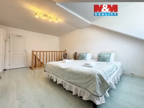 Prodej bytu 3+1, Karlovy Vary, Škroupova, 96 m2