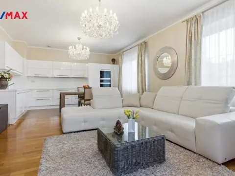 Prodej bytu 3+kk, Karlovy Vary, Jateční, 100 m2