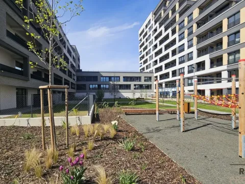 Pronájem bytu 1+kk, Praha - Hloubětín, Poděbradská, 32 m2