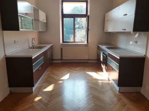 Pronájem bytu 2+1, Liberec, Masarykova, 100 m2