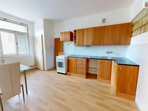 Pronájem bytu 2+1, Opava - Město, Dolní náměstí, 76 m2