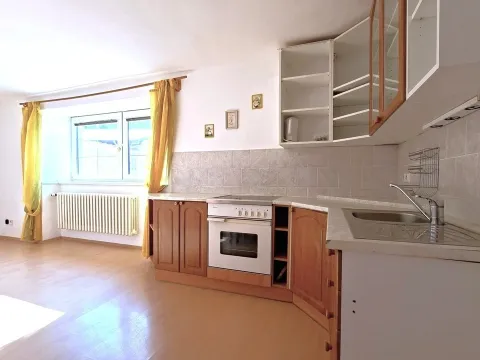 Pronájem bytu 2+kk, Benešov - Bedrč, 50 m2