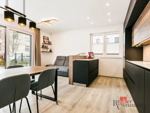 Prodej bytu 3+kk, Hronov, Husova, 70 m2