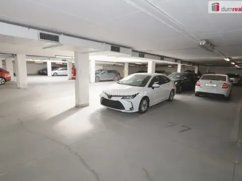 Pronájem garáže, Praha - Žižkov, V kapslovně, 12 m2