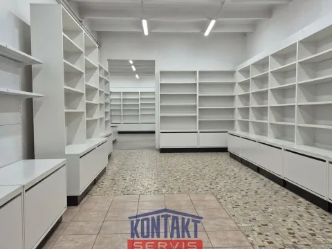 Pronájem obchodního prostoru, České Budějovice, Lannova tř., 212 m2