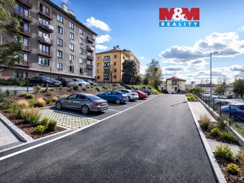 Pronájem garážového stání, Náchod, Českých bratří, 13 m2