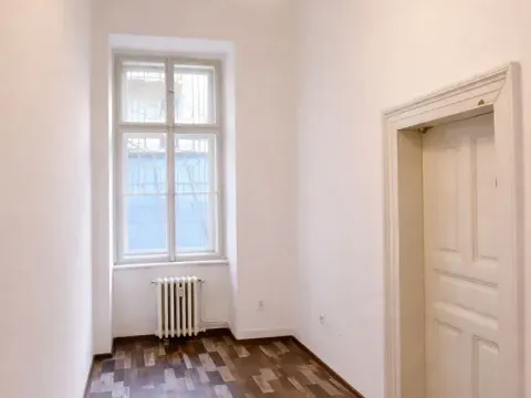 Pronájem kanceláře, Praha - Nové Město, Bolzanova, 20 m2