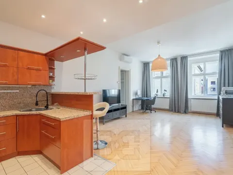 Pronájem bytu 2+kk, Praha - Karlín, Karlínské náměstí, 73 m2