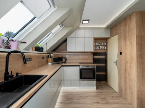 Prodej bytu 4+1, České Budějovice - České Budějovice 5, tř. Čsl. legií, 145 m2