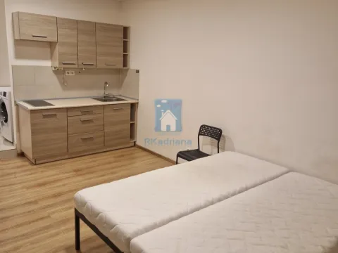 Pronájem bytu 1+kk, Praha, Vrážská, 25 m2