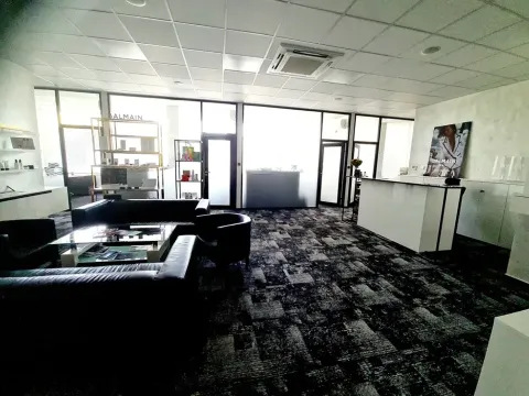 Pronájem obchodního prostoru, Praha - Libeň, Pod bání, 226 m2