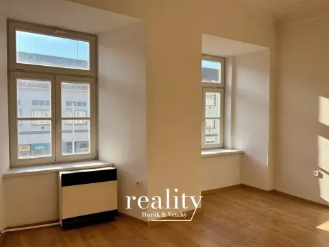 Pronájem bytu 2+1, Moravské Budějovice, nám. ČSA, 70 m2