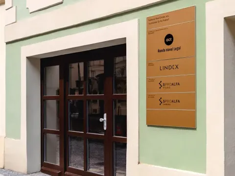 Pronájem kanceláře, Praha - Nové Město, Truhlářská, 563 m2