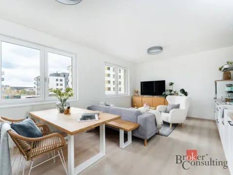 Prodej bytu 3+kk, Praha - Vysočany, Svatošových, 79 m2