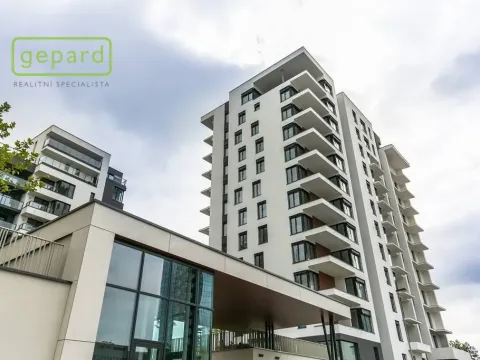 Pronájem garážového stání, Praha, Sanderova, 14 m2