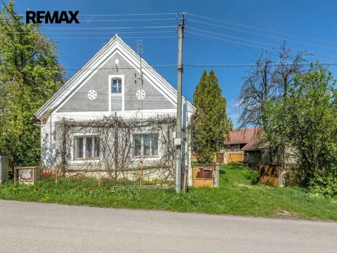 Prodej rodinného domu, Dobrovice, 180 m2