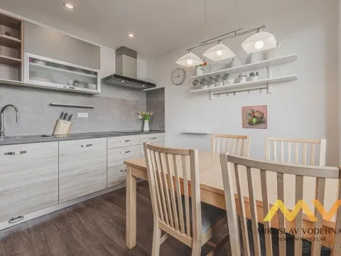 Pronájem bytu 3+1, Hradec Králové - Třebeš, třída Edvarda Beneše, 98 m2