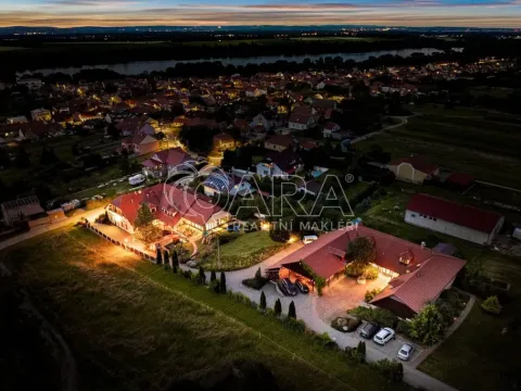 Prodej ubytování, Hlohovec, Na kopci, 1450 m2