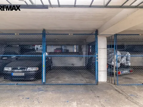 Prodej garážového stání, Praha - Podolí, Milevská, 12 m2