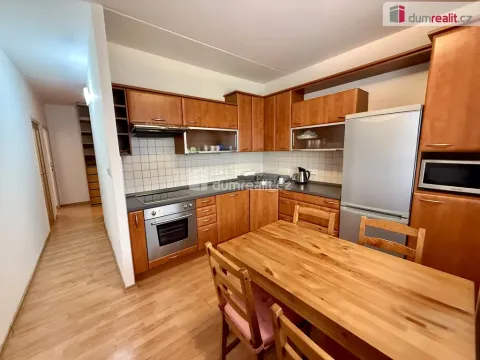 Pronájem bytu 2+1, Praha - Lhotka, Mirotická, 61 m2