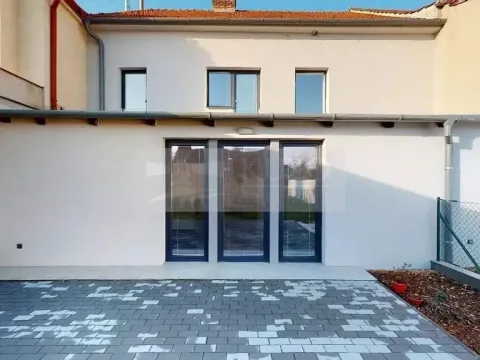 Pronájem bytu 3+kk, Šaratice, Náves, 45 m2