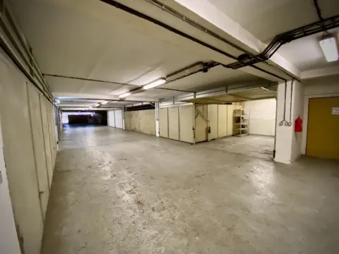 Pronájem garáže, Praha - Modřany, K dolům, 18 m2