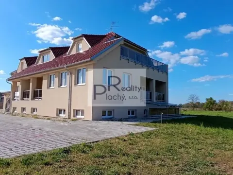 Prodej bytu 2+kk, Hevlín, 67 m2