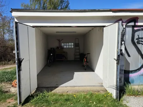 Pronájem garáže, České Budějovice - České Budějovice 3, Čéčova, 16 m2