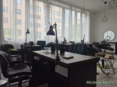 Pronájem obchodního prostoru, Praha - Vysočany, bratří Dohalských, 7 m2