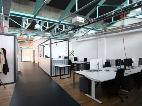 Pronájem kanceláře, Praha, Lihovarská, 706 m2