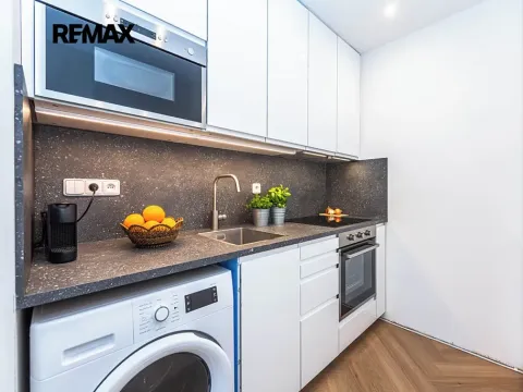 Pronájem bytu 2+kk, Praha - Řepy, Makovského, 45 m2