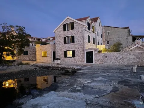 Prodej vícegeneračního domu, Prvić Šepurine, 1200 m2