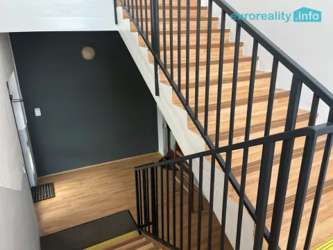 Pronájem kanceláře, Mariánské Lázně, třída Vítězství, 64 m2