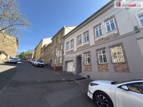 Pronájem bytu 2+kk, Ústí nad Labem - Ústí nad Labem-centrum, Králova výšina, 50 m2